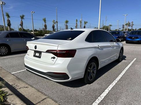 Used 2022 Volkswagen Jetta SE FWD image 5