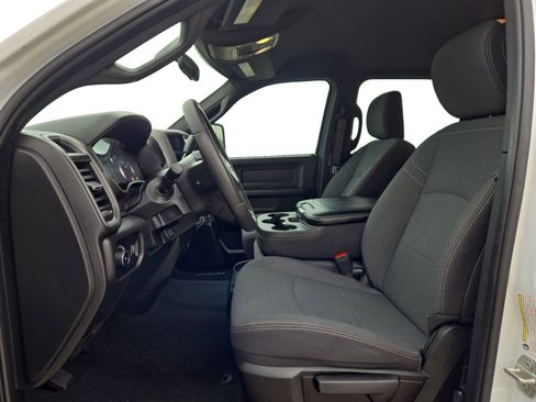 Used 2024 RAM 2500 Tradesman w/ Chrome Appearance Group image 9