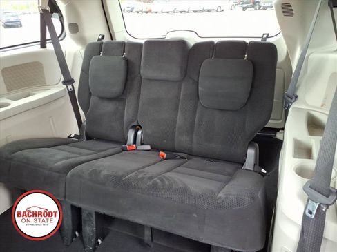 Used 2016 Dodge Grand Caravan SXT w/ Rear Park Assist Package FWD image 28