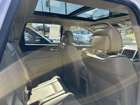 Used 2015 Jeep Grand Cherokee Overland w/ Advanced Technology Group image 12