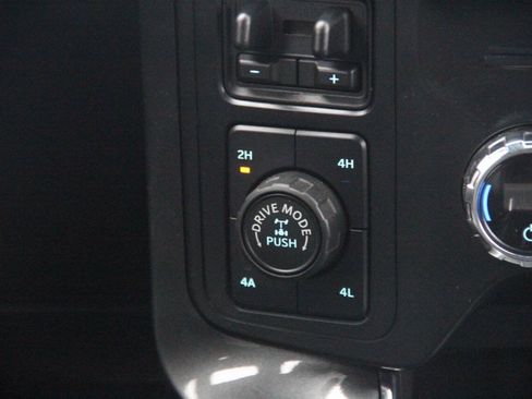 Used 2021 Ford F150 Lariat AWD/4WD image 24