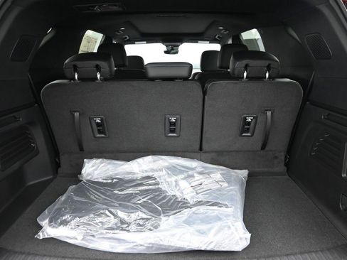 New 2026 Chevrolet Traverse LT w/ Sun and Wheel Package image 11