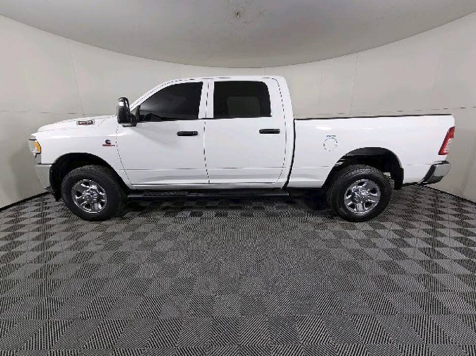 Used 2024 RAM 2500 Tradesman w/ Chrome Appearance Group AWD/4WD image 6