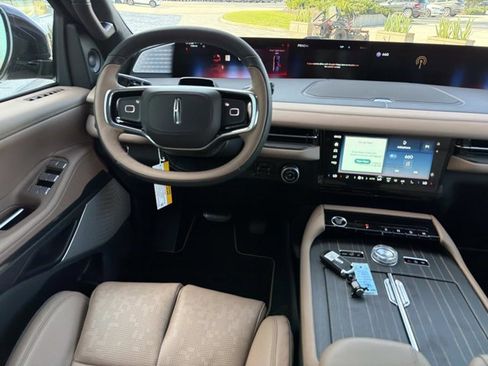 New 2026 Lincoln Navigator L Black Label AWD/4WD image 25