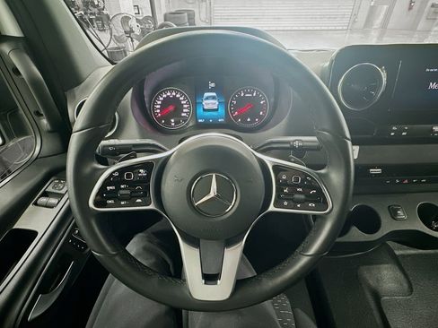 Used 2023 Mercedes-Benz Sprinter 144 Cargo image 10