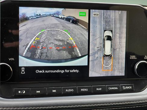 Used 2023 Nissan Rogue SL w/ SL Premium Package image 30