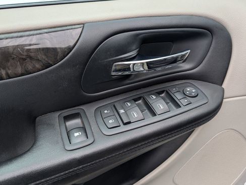 Used 2011 Dodge Grand Caravan Crew image 22