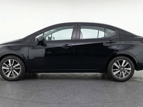 Used 2025 Nissan Versa SV image 4