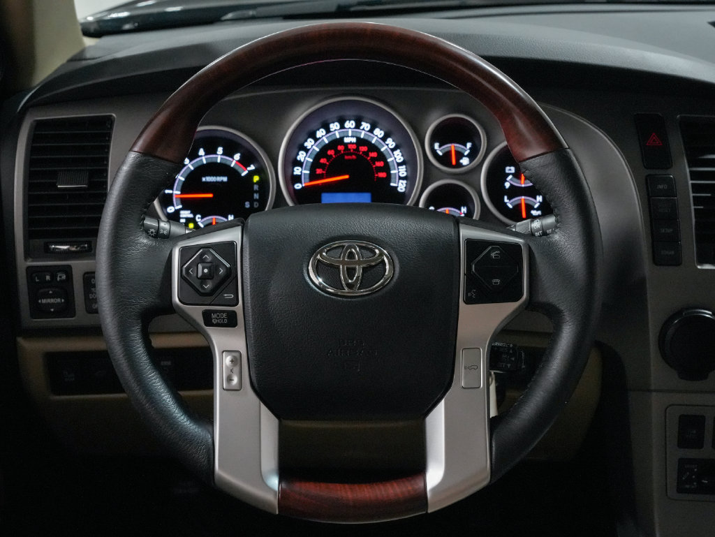 Used 2017 Toyota Sequoia Platinum RWD image 12
