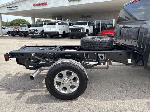 New 2026 RAM 3500 Big Horn AWD/4WD image 6