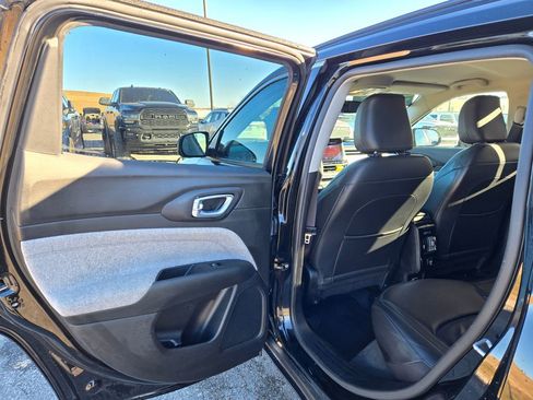 Used 2022 Jeep Compass Latitude image 24