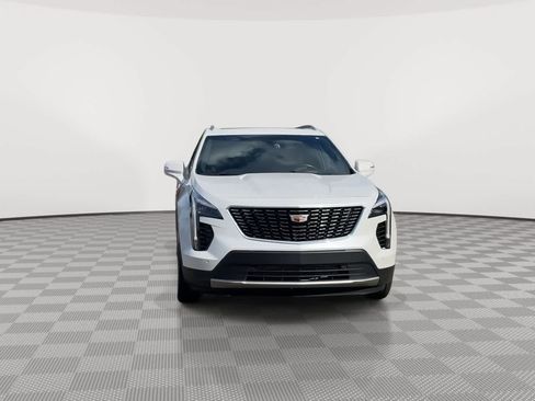 Used 2023 Cadillac XT4 Premium Luxury w/ Technology Package AWD/4WD image 3