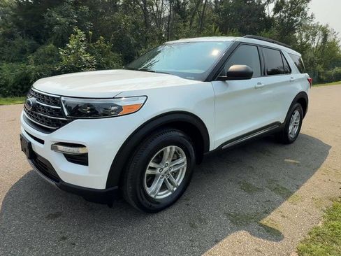 Used 2020 Ford Explorer XLT w/ Equipment Group 202A image 26