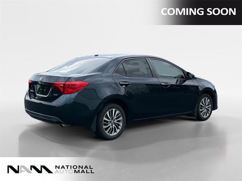 Used 2017 Toyota Corolla XLE image 5