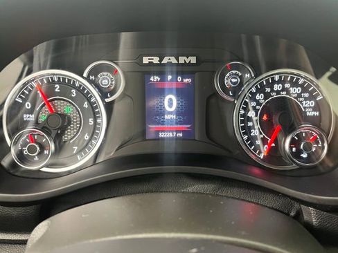 Used 2024 RAM 2500 Big Horn AWD/4WD image 24