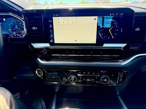 Used 2022 Chevrolet Silverado 1500 RST w/ Convenience Package II AWD/4WD image 19