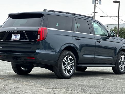 Used 2025 Ford Expedition Active AWD/4WD image 5