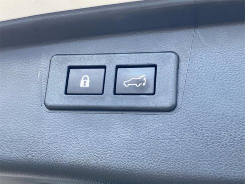 Used 2023 Subaru Outback Premium image 15