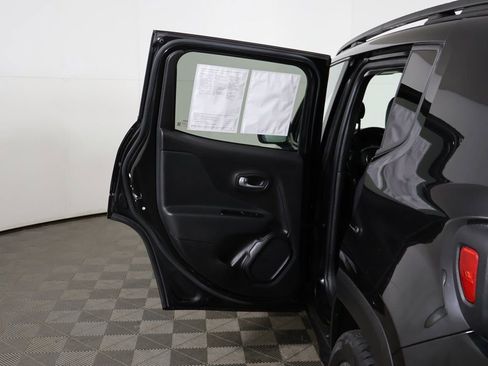 Used 2022 Jeep Renegade Limited AWD/4WD image 20