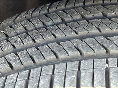 New 2025 Jeep Grand Cherokee L Altitude image 12