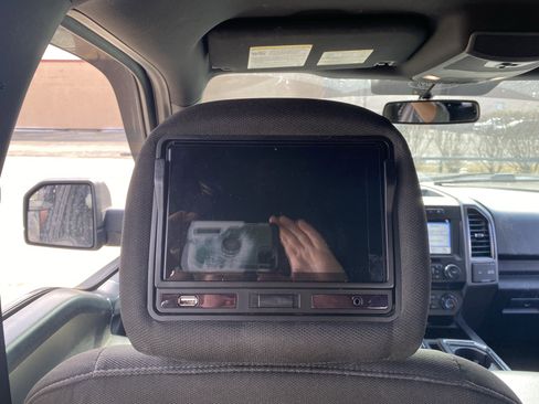 Used 2018 Ford F150 XLT w/ Equipment Group 302A Luxury image 14