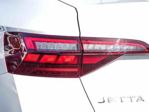Used 2024 Volkswagen Jetta S FWD image 9