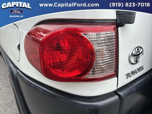 Used 2010 Toyota FJ Cruiser 4WD image 15