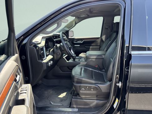 Used 2024 GMC Sierra 1500 Denali w/ Denali Reserve Package AWD/4WD image 11