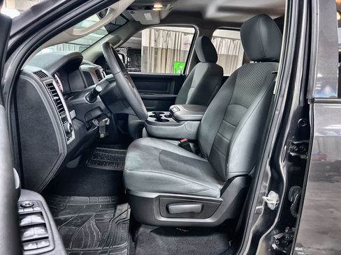 Used 2019 RAM 1500 Express w/ Express Value Package AWD/4WD image 13