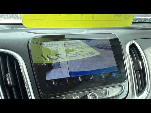 Used 2024 Chevrolet Equinox Premier image 18