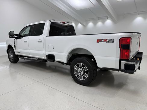 Used 2023 Ford F250 Lariat w/ FX4 Off-Road Package image 6