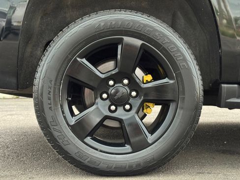 Used 2019 Chevrolet Suburban LT AWD/4WD image 17