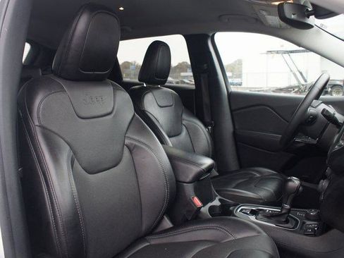 Used 2023 Jeep Cherokee Altitude Lux image 22