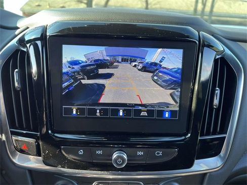 Used 2022 Chevrolet Traverse RS image 28