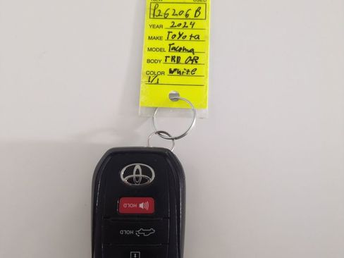 Used 2024 Toyota Tacoma TRD Off-Road w/ TRD Off Road Premium Package AWD/4WD image 31