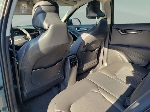 New 2026 Kia Niro EX FWD image 5