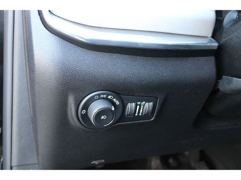 Certified 2022 Jeep Compass Limited image 13