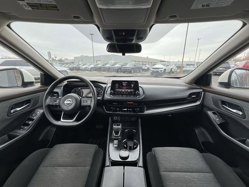 Used 2023 Nissan Rogue SV image 14