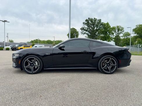 Used 2024 Ford Mustang GT RWD image 4