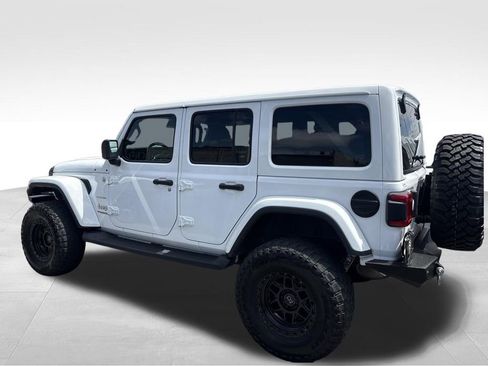 Used 2020 Jeep Wrangler Unlimited Sahara AWD/4WD image 9