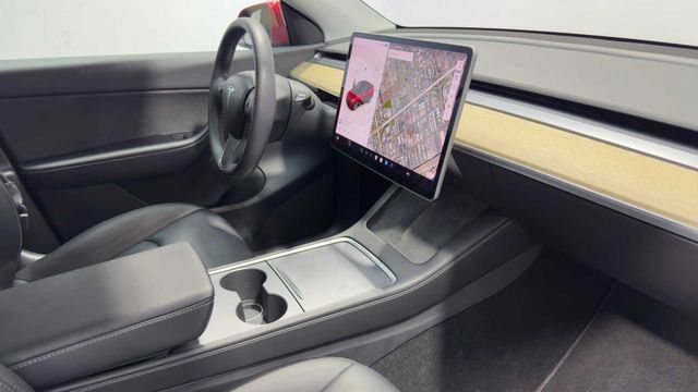 Used 2021 Tesla Model Y Long Range AWD/4WD image 13