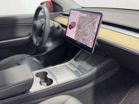 Used 2021 Tesla Model Y Long Range AWD/4WD image 13