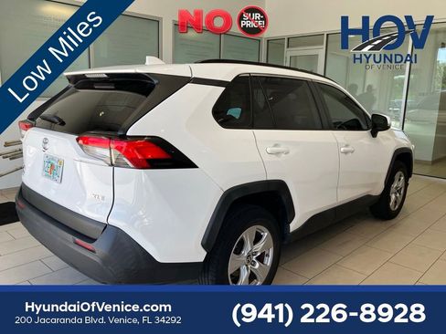 Used 2019 Toyota RAV4 XLE w/ Convenience Package FWD image 6
