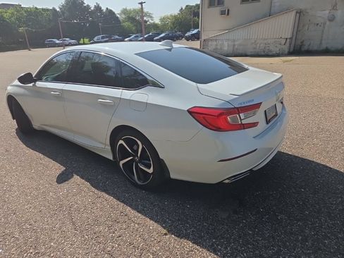 Used 2019 Honda Accord Sport image 12