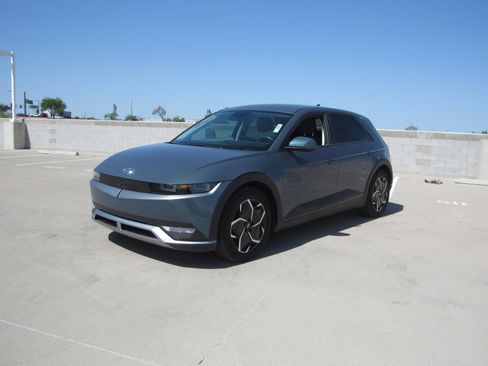 Used 2024 Hyundai Ioniq 5 SEL image 1