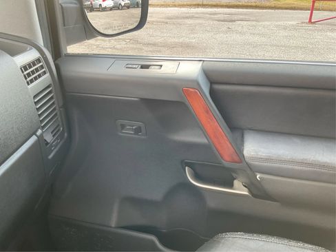Used 2004 INFINITI QX56 2WD w/ Smart Vision Pkg image 20