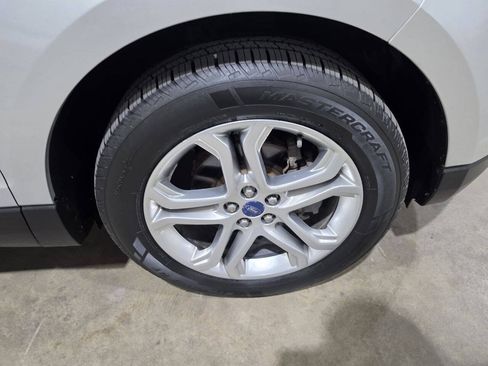 Used 2018 Ford Edge Titanium w/ Equipment Group 301A FWD image 22