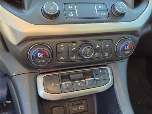 Used 2020 GMC Acadia Denali w/ Technology Package FWD image 13