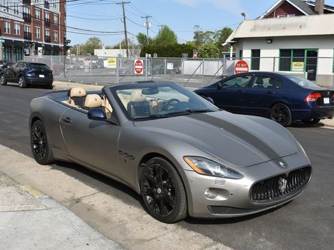 Used 2013 Maserati GranTurismo Convertible RWD image 4