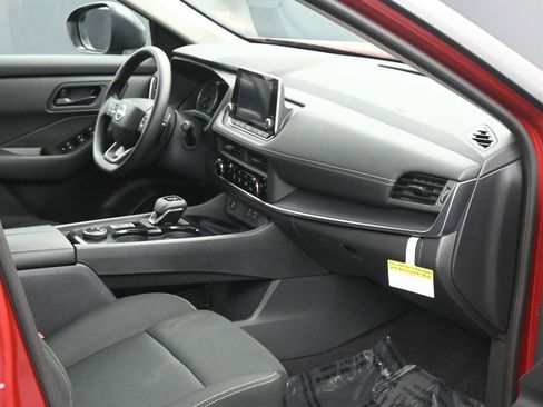 Certified 2025 Nissan Rogue S image 6